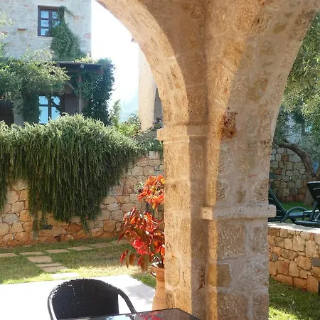 Maison Viros *