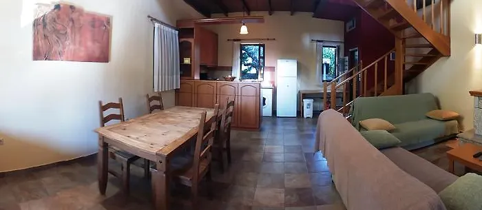 Maison Viros בית נופש