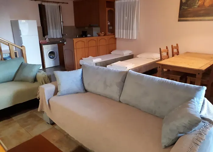 Maison Viros קרדמילי